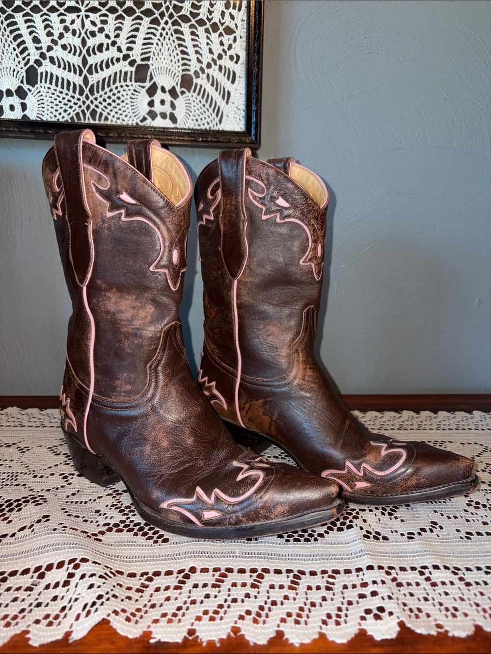 Rare find vintage Old Gringo Brown Leather Western Boots with Pink Trim